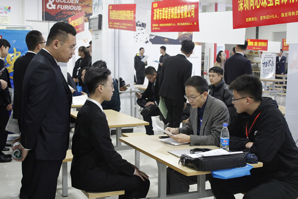 6750743d003d4e7ab3c726de5c73c311