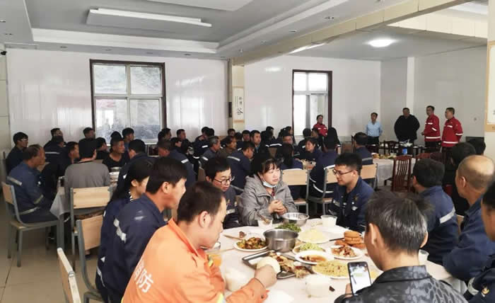 e427bd8ae0b6454e9ab1233efbede6dc