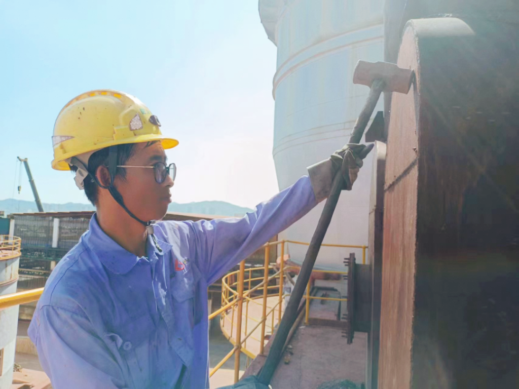 0ce08020284a4ef9a4ea784e1bb80d98